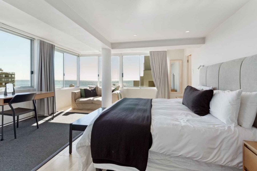 2 Bedroom Property for Sale in Sea Point Western Cape